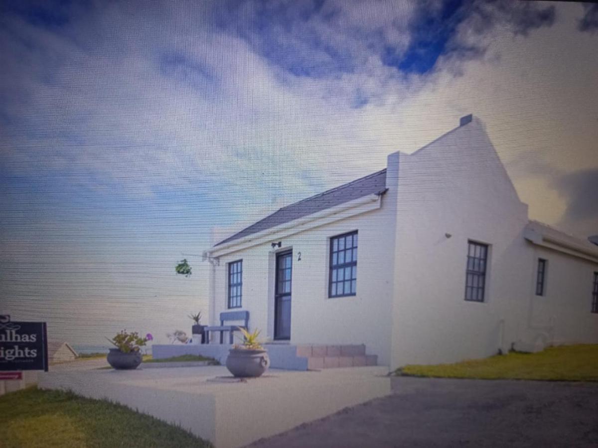 Agulhas Heights Self-Catering Cottages Екстериор снимка